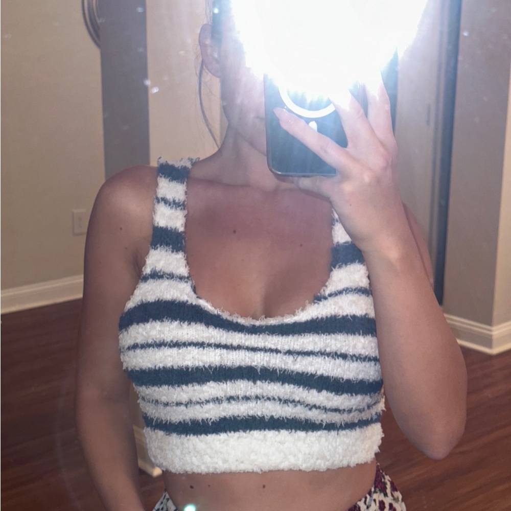 Sweater crop top